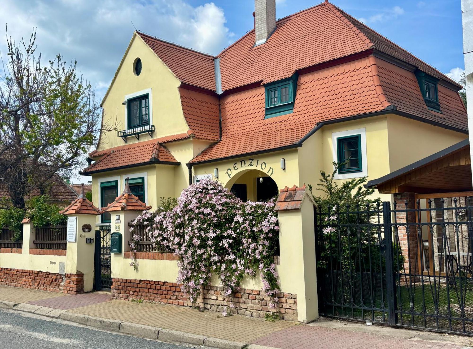 Lichtenstejnske Domky Lednice Exterior photo